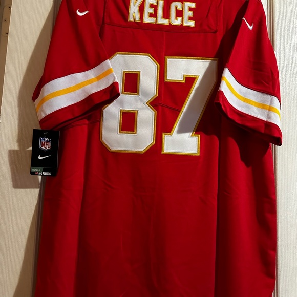 Sold out ‼️Kansas City Chiefs Size Medium - Picture 2 of 2
